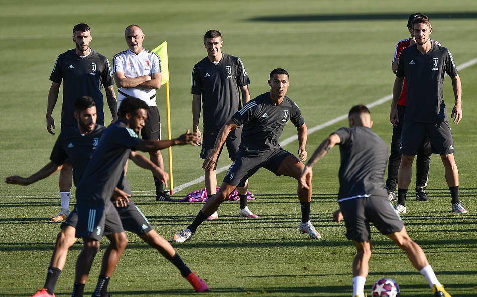 天博娱乐关于国际比赛日体能课后,里昂主帅复盘备战欧冠,引发热议,年轻球员得到机会的信息